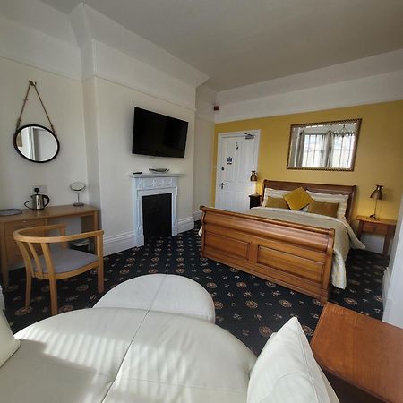 The Mon Fort Bridlington Bagian luar foto