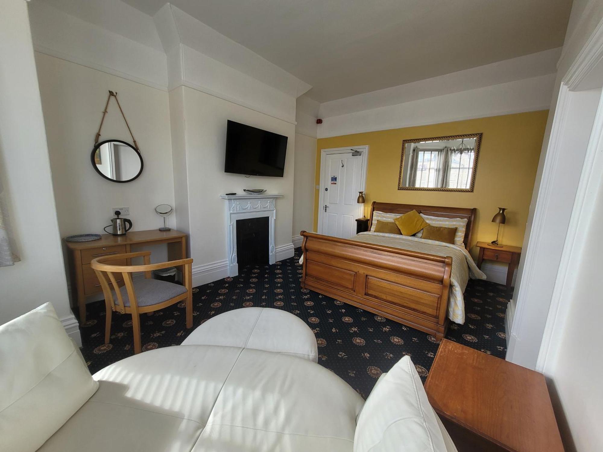 The Mon Fort Bridlington Bagian luar foto